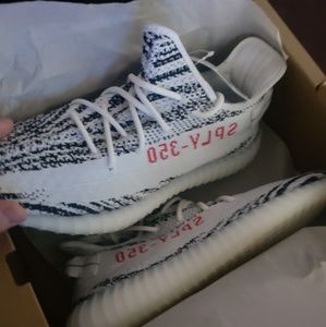 Yeezy 350v2 zebra